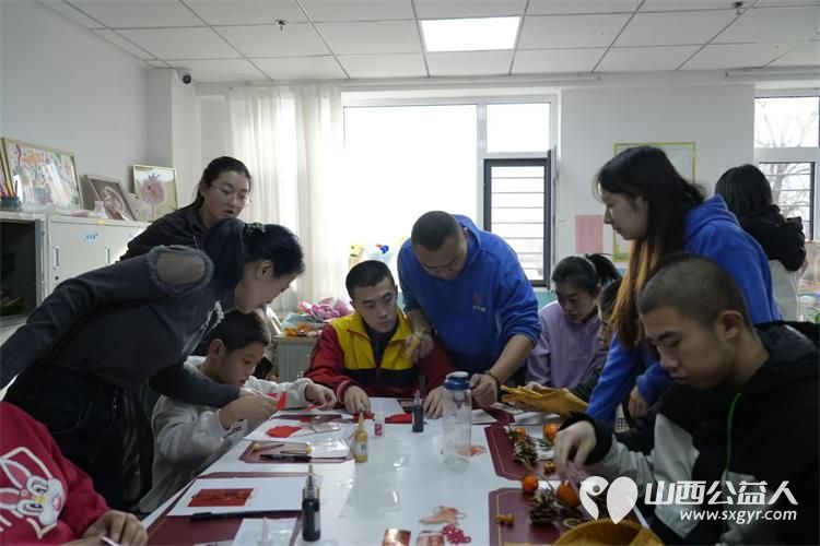 太原华盛天传媒的志愿者来到太原市灵星社区服务中心给孤独症孩子们上了一堂手工课并品尝到了新鲜可口的糖葫芦 - 第9张 - 山西公益人 太原华盛天传媒的志愿者来到太原市灵星社区服务中心给孤独症孩子们上了一堂手工课并品尝到了新鲜可口的糖葫芦 - 第9张