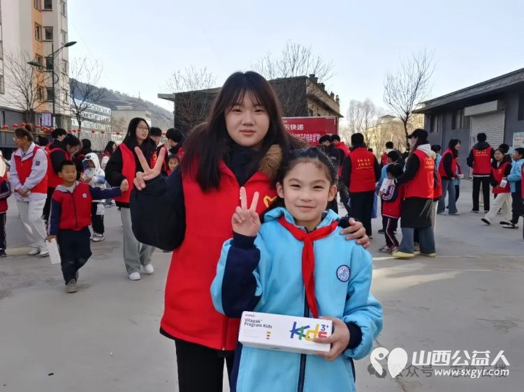 暖冬关爱 京东助力石楼县困境青少年成长石楼县青年志愿者协会承办向石楼县的114名困境青少年捐赠精心挑选的营养包 - 第9张