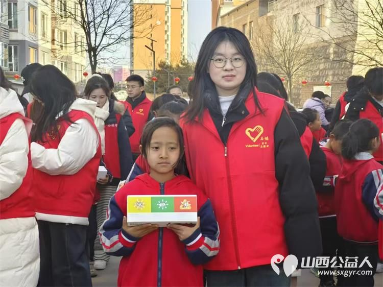 暖冬关爱 京东助力石楼县困境青少年成长石楼县青年志愿者协会承办向石楼县的114名困境青少年捐赠精心挑选的营养包 - 第10张
