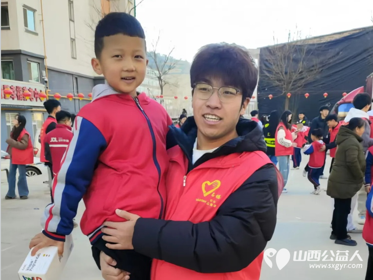 暖冬关爱 京东助力石楼县困境青少年成长石楼县青年志愿者协会承办向石楼县的114名困境青少年捐赠精心挑选的营养包 - 第7张