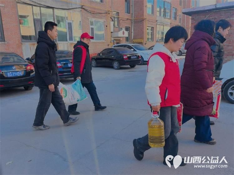 武乡县太东社区组织工作人员、志愿者开展“春节前夕送温暖”暨“春联送万家”系列活动 - 第3张