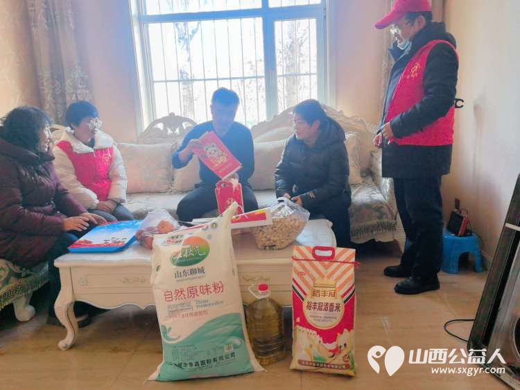 武乡县太东社区组织工作人员、志愿者开展“春节前夕送温暖”暨“春联送万家”系列活动 - 第8张