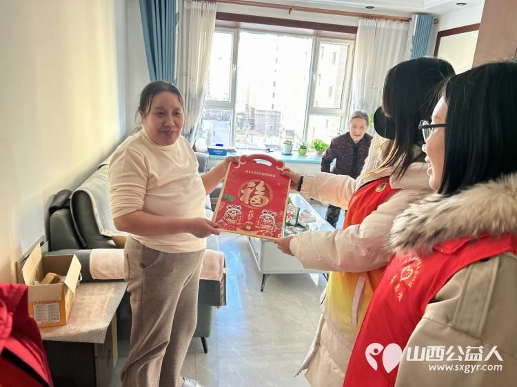 武乡县太东社区组织工作人员、志愿者开展“春节前夕送温暖”暨“春联送万家”系列活动 - 第15张