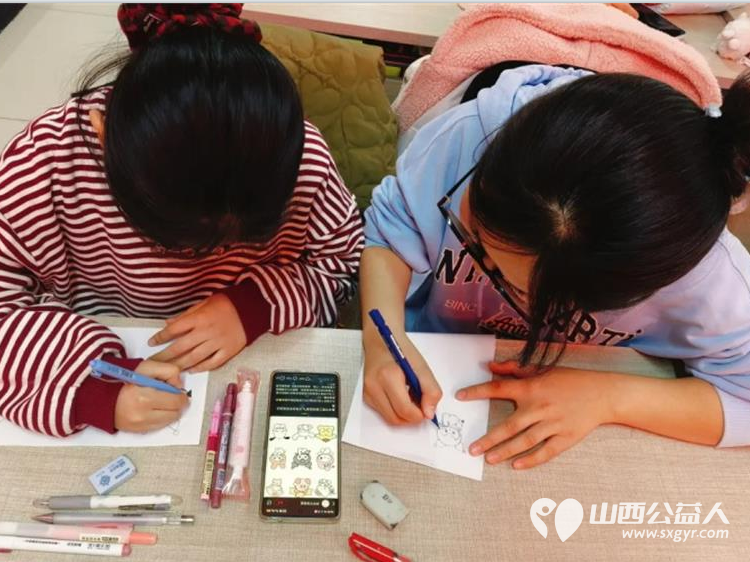 临汾市铁路东街道康庄社区开展寒假缤纷假期公益课堂志愿活动临汾市护苗爱心志愿服务队在本期公益辅导班中做辅导 - 第11张