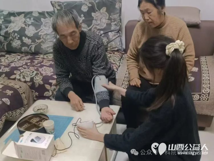 山西应用科技学院学生志愿者春节前去养老院慰问老人去独居老人家里帮忙整理卫生 - 第7张 - 山西公益人 山西应用科技学院学生志愿者春节前去养老院慰问老人去独居老人家里帮忙整理卫生 - 第7张