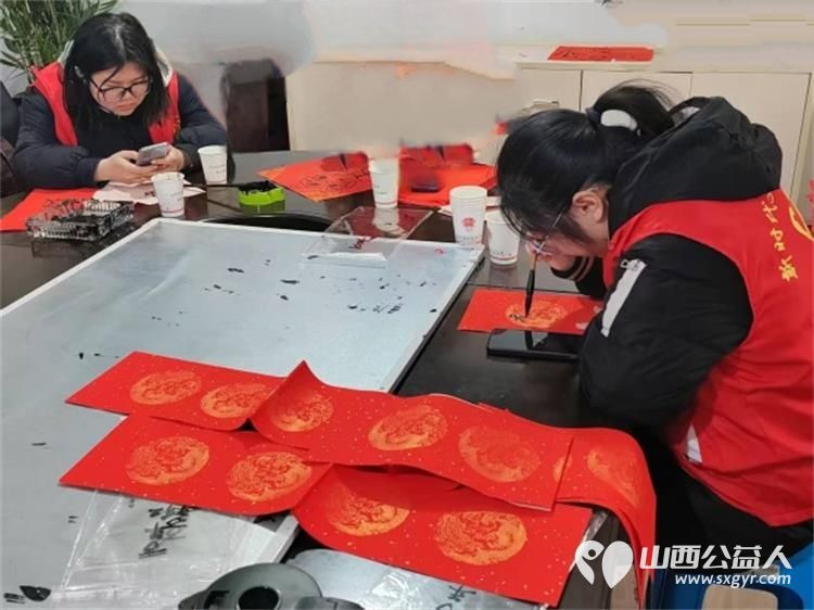 新年新气象送福进社区 长治市阳光困境儿童帮扶协会走进角沿村开展了“迎新春，送祝福写对联”主题活动 - 第9张