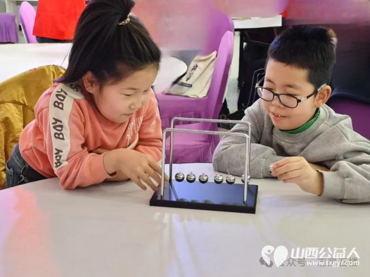 石楼县青年志愿者协会组织一群大学生在社区为30余名1至6年级的学生量身打造了学业辅导兴趣培养及思想教育内容 - 第9张