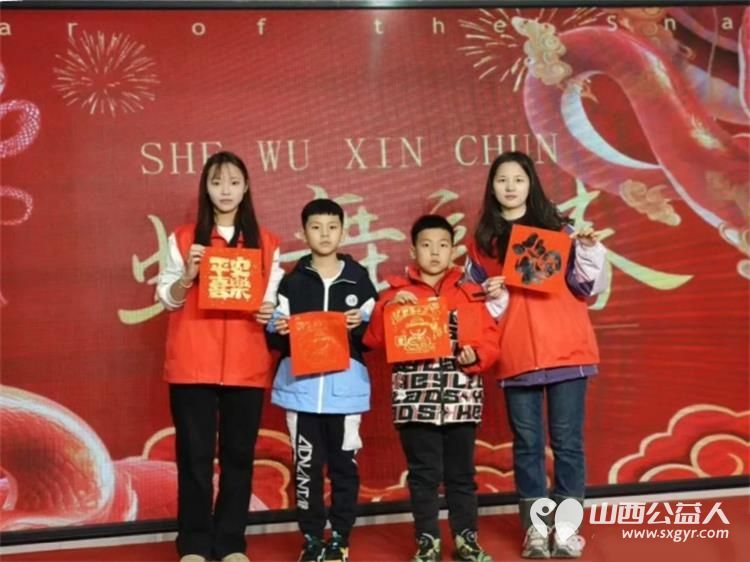 石楼县青年志愿者协会组织一群大学生在社区为30余名1至6年级的学生量身打造了学业辅导兴趣培养及思想教育内容 - 第10张