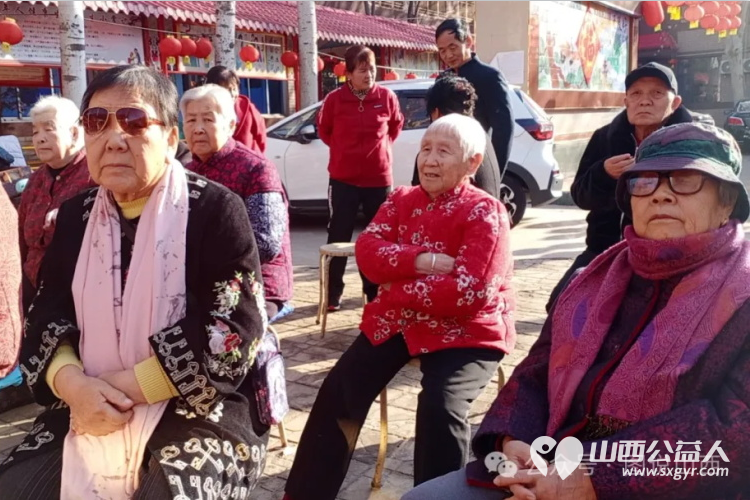 情暖新春爱满夕阳 临汾市文明交通志愿者协会大美合唱团志愿服务队走进夕阳红敬老院陪老人共度别样初一 - 第3张 - 山西公益人 情暖新春爱满夕阳 临汾市文明交通志愿者协会大美合唱团志愿服务队走进夕阳红敬老院陪老人共度别样初一 - 第3张