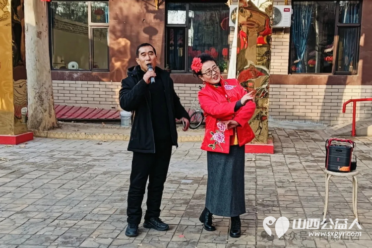 情暖新春爱满夕阳 临汾市文明交通志愿者协会大美合唱团志愿服务队走进夕阳红敬老院陪老人共度别样初一 - 第13张 - 山西公益人 情暖新春爱满夕阳 临汾市文明交通志愿者协会大美合唱团志愿服务队走进夕阳红敬老院陪老人共度别样初一 - 第13张