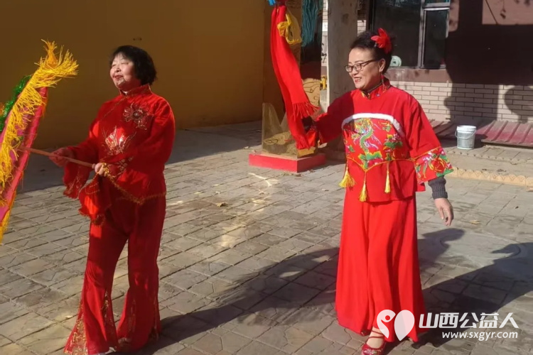 情暖新春爱满夕阳 临汾市文明交通志愿者协会大美合唱团志愿服务队走进夕阳红敬老院陪老人共度别样初一 - 第14张 - 山西公益人 情暖新春爱满夕阳 临汾市文明交通志愿者协会大美合唱团志愿服务队走进夕阳红敬老院陪老人共度别样初一 - 第14张