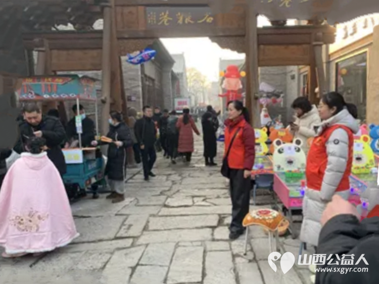 为旅游添彩让城市更美----忻州市经济开发区志愿巡防团组织志愿者进古城志愿服务维护秩序当好旅游向导 - 第5张 - 山西公益人 为旅游添彩让城市更美----忻州市经济开发区志愿巡防团组织志愿者进古城志愿服务维护秩序当好旅游向导 - 第5张