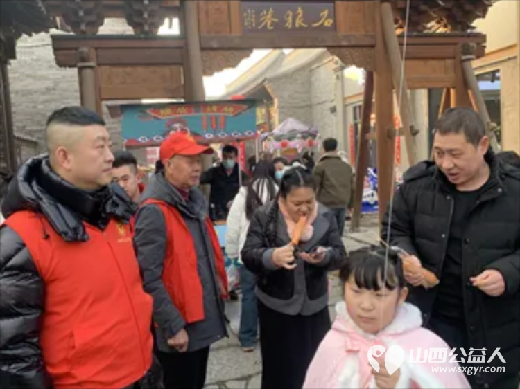 为旅游添彩让城市更美----忻州市经济开发区志愿巡防团组织志愿者进古城志愿服务维护秩序当好旅游向导 - 第4张 - 山西公益人 为旅游添彩让城市更美----忻州市经济开发区志愿巡防团组织志愿者进古城志愿服务维护秩序当好旅游向导 - 第4张