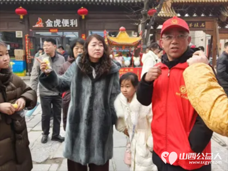 为旅游添彩让城市更美----忻州市经济开发区志愿巡防团组织志愿者进古城志愿服务维护秩序当好旅游向导 - 第9张 - 山西公益人 为旅游添彩让城市更美----忻州市经济开发区志愿巡防团组织志愿者进古城志愿服务维护秩序当好旅游向导 - 第9张