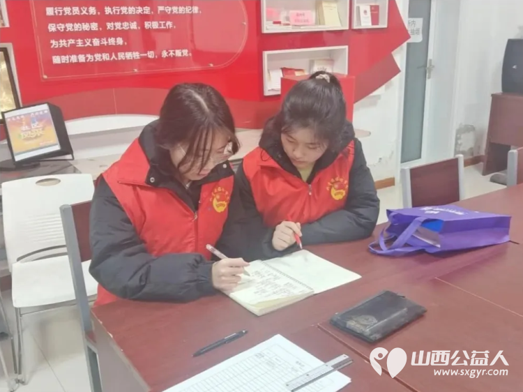 青苗牵手学路无忧----临汾市护苗爱心志愿服务队寒假组织临汾市大学生志愿者在新兴社区公益课堂帮助孩子们学习 - 第1张 - 山西公益人 青苗牵手学路无忧----临汾市护苗爱心志愿服务队寒假组织临汾市大学生志愿者在新兴社区公益课堂帮助孩子们学习 - 第1张