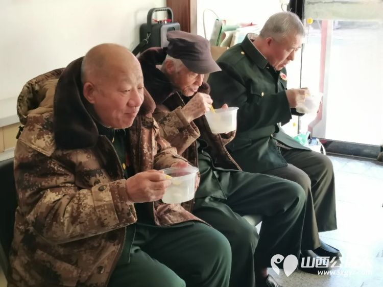 益童暖城月圆人团圆 太原市儿童友好促进会组织孩子们走进太原市光荣院军民庆元宵活动圆满完成 - 第20张 - 山西公益人 益童暖城月圆人团圆 太原市儿童友好促进会组织孩子们走进太原市光荣院军民庆元宵活动圆满完成 - 第20张