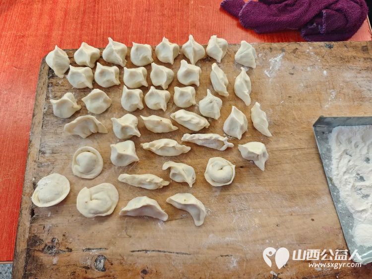 介休市敬老协会敬老爱老助老活动走进连福镇义和堡村特困84岁王士功老人家中为老人送上春节祝福 - 第14张 - 山西公益人 介休市敬老协会敬老爱老助老活动走进连福镇义和堡村特困84岁王士功老人家中为老人送上春节祝福 - 第14张