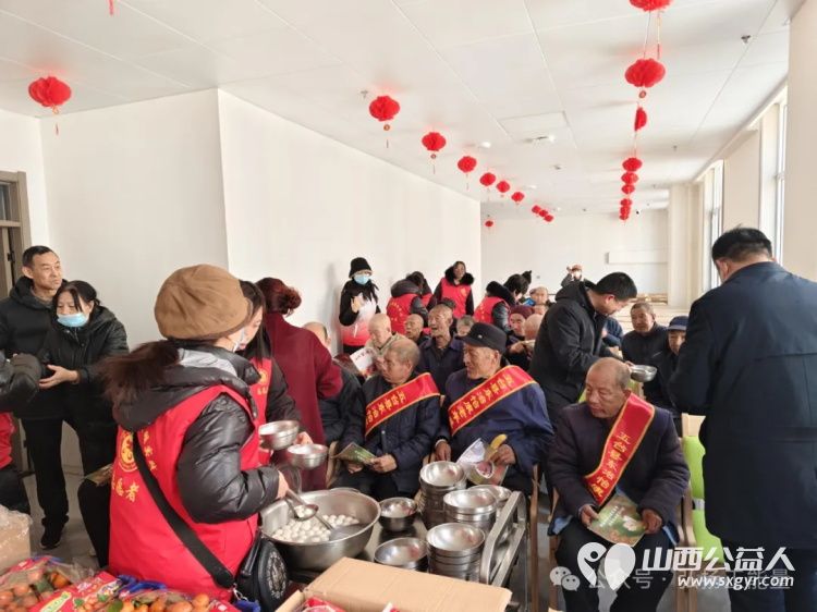 敬老爱老献爱心温情满满元宵节 正能量公益山西五台县西米社区志愿服务队组织了元宵节送温暖活动齐聚东冶怡康老年养护院与老人们共庆元宵佳节 - 第2张 - 山西公益人 敬老爱老献爱心温情满满元宵节 正能量公益山西五台县西米社区志愿服务队组织了元宵节送温暖活动齐聚东冶怡康老年养护院与老人们共庆元宵佳节 - 第2张