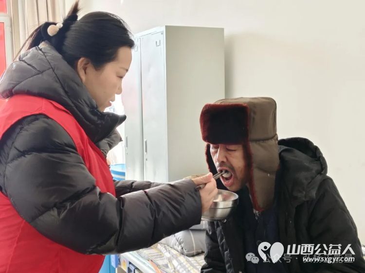 敬老爱老献爱心温情满满元宵节 正能量公益山西五台县西米社区志愿服务队组织了元宵节送温暖活动齐聚东冶怡康老年养护院与老人们共庆元宵佳节 - 第7张 - 山西公益人 敬老爱老献爱心温情满满元宵节 正能量公益山西五台县西米社区志愿服务队组织了元宵节送温暖活动齐聚东冶怡康老年养护院与老人们共庆元宵佳节 - 第7张