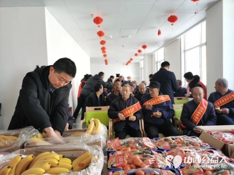 敬老爱老献爱心温情满满元宵节 正能量公益山西五台县西米社区志愿服务队组织了元宵节送温暖活动齐聚东冶怡康老年养护院与老人们共庆元宵佳节 - 第4张 - 山西公益人 敬老爱老献爱心温情满满元宵节 正能量公益山西五台县西米社区志愿服务队组织了元宵节送温暖活动齐聚东冶怡康老年养护院与老人们共庆元宵佳节 - 第4张