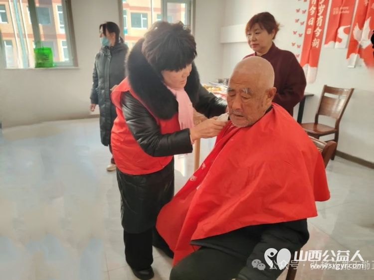 敬老爱老献爱心温情满满元宵节 正能量公益山西五台县西米社区志愿服务队组织了元宵节送温暖活动齐聚东冶怡康老年养护院与老人们共庆元宵佳节 - 第15张 - 山西公益人 敬老爱老献爱心温情满满元宵节 正能量公益山西五台县西米社区志愿服务队组织了元宵节送温暖活动齐聚东冶怡康老年养护院与老人们共庆元宵佳节 - 第15张