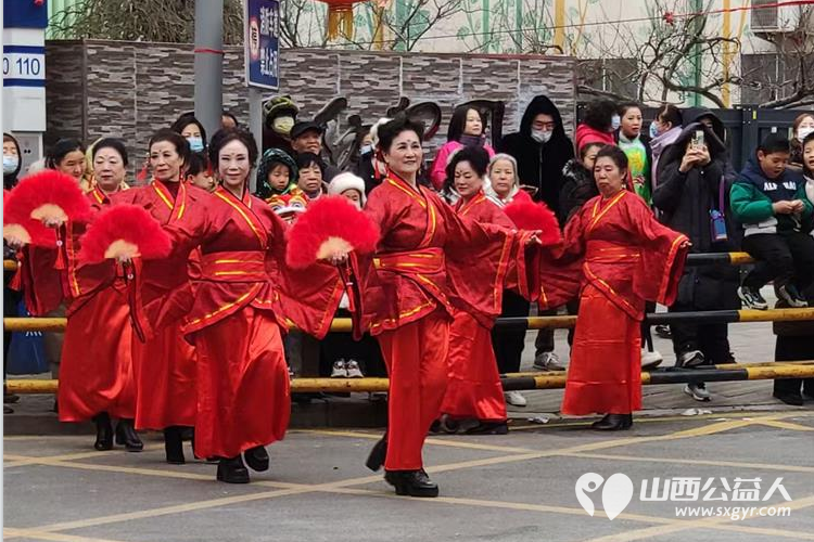 太原市山泉合唱艺术团参加太原市庙前街道欢庆正月十五活动献上了精彩的演出 - 第7张 - 山西公益人 太原市山泉合唱艺术团参加太原市庙前街道欢庆正月十五活动献上了精彩的演出 - 第7张
