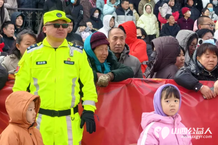 欢欢喜喜闹元宵 晋中市太谷区心连心志愿者协会救援队护航节日安全确保社火表演队伍顺利通行 - 第26张 - 山西公益人 欢欢喜喜闹元宵 晋中市太谷区心连心志愿者协会救援队护航节日安全确保社火表演队伍顺利通行 - 第26张