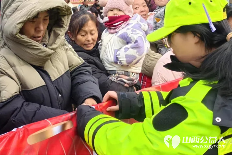 欢欢喜喜闹元宵 晋中市太谷区心连心志愿者协会救援队护航节日安全确保社火表演队伍顺利通行 - 第34张 - 山西公益人 欢欢喜喜闹元宵 晋中市太谷区心连心志愿者协会救援队护航节日安全确保社火表演队伍顺利通行 - 第34张