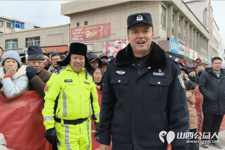 欢欢喜喜闹元宵 晋中市太谷区心连心志愿者协会救援队护航节日安全确保社火表演队伍顺利通行 - 第12张 - 山西公益人 欢欢喜喜闹元宵 晋中市太谷区心连心志愿者协会救援队护航节日安全确保社火表演队伍顺利通行 - 第12张
