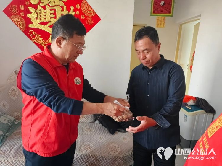 介休市敬老协会敬老爱老助老活动走进连福镇刘家山村入户85岁特困老人段冲浪家中服务老人 - 第19张 - 山西公益人 介休市敬老协会敬老爱老助老活动走进连福镇刘家山村入户85岁特困老人段冲浪家中服务老人 - 第19张