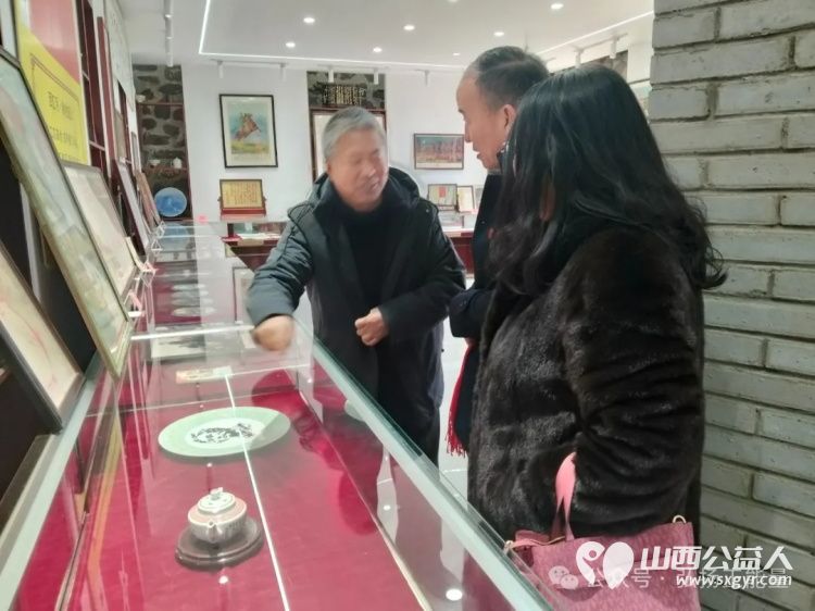 长治市正能量公益平台全国运营中心罗春江主任受邀参观山西龙栖湖毛泽东诗词藏品展馆 - 第8张 - 山西公益人 长治市正能量公益平台全国运营中心罗春江主任受邀参观山西龙栖湖毛泽东诗词藏品展馆 - 第8张