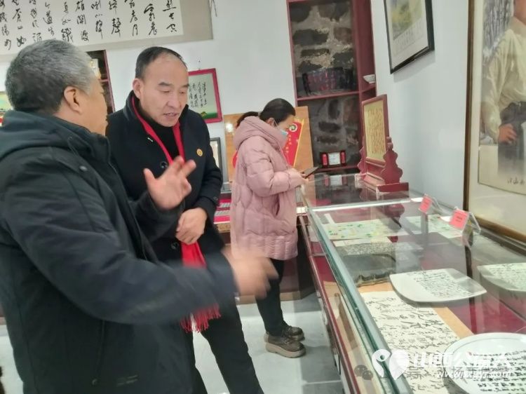 长治市正能量公益平台全国运营中心罗春江主任受邀参观山西龙栖湖毛泽东诗词藏品展馆 - 第3张 - 山西公益人 长治市正能量公益平台全国运营中心罗春江主任受邀参观山西龙栖湖毛泽东诗词藏品展馆 - 第3张