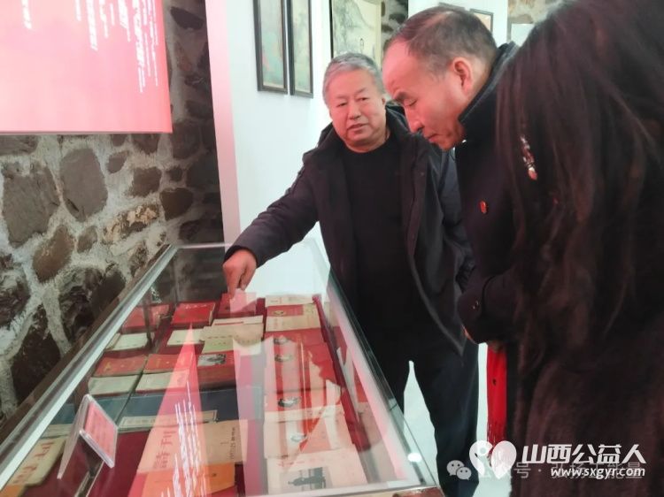 长治市正能量公益平台全国运营中心罗春江主任受邀参观山西龙栖湖毛泽东诗词藏品展馆 - 第12张 - 山西公益人 长治市正能量公益平台全国运营中心罗春江主任受邀参观山西龙栖湖毛泽东诗词藏品展馆 - 第12张