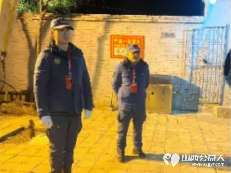 蓝天护航民俗盛会匠心值守万家灯火 吕梁蓝天救援队在离石凤山天贞观庙会保障侧记 - 第6张