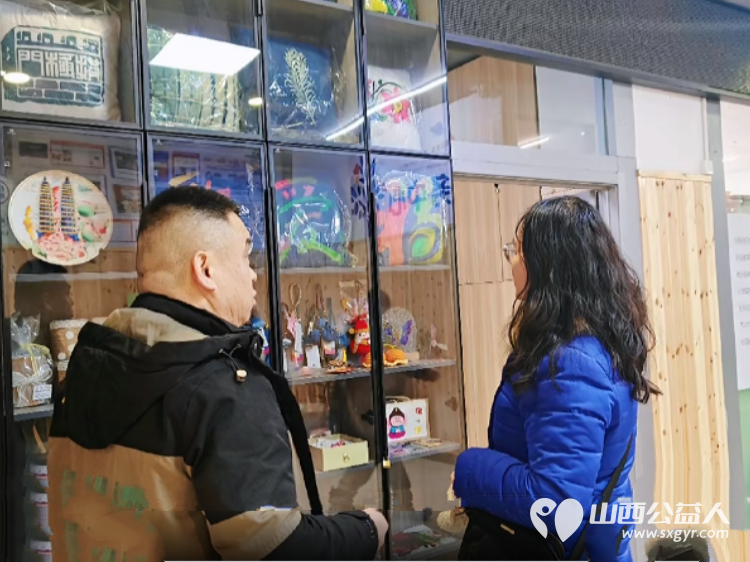 太原市杏花岭区大北门西社区 工商银行太原分行团委以及解放路支行的志愿者一同到太原市安健儿公益服务中心看望心青年们 - 第4张 - 山西公益人 太原市杏花岭区大北门西社区 工商银行太原分行团委以及解放路支行的志愿者一同到太原市安健儿公益服务中心看望心青年们 - 第4张