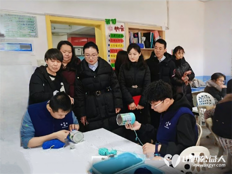 太原市杏花岭区大北门西社区 工商银行太原分行团委以及解放路支行的志愿者一同到太原市安健儿公益服务中心看望心青年们 - 第11张 - 山西公益人 太原市杏花岭区大北门西社区 工商银行太原分行团委以及解放路支行的志愿者一同到太原市安健儿公益服务中心看望心青年们 - 第11张