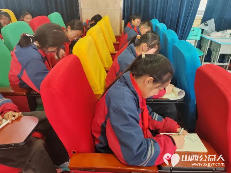 三晋爱心妈妈牵手计划 运城市爱心驿站社会工作服务中心在舜帝复旦示范小学开展盐湖区儿童心理团体辅导活动 - 第7张