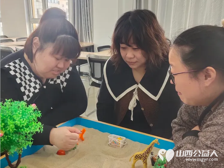 太原市乾泽园社区开展“凝心聚力.沙盘筑梦”社区工作者履职能力提升培训活动 - 第6张 - 山西公益人 太原市乾泽园社区开展“凝心聚力.沙盘筑梦”社区工作者履职能力提升培训活动 - 第6张