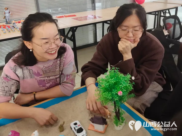 太原市乾泽园社区开展“凝心聚力.沙盘筑梦”社区工作者履职能力提升培训活动 - 第5张 - 山西公益人 太原市乾泽园社区开展“凝心聚力.沙盘筑梦”社区工作者履职能力提升培训活动 - 第5张