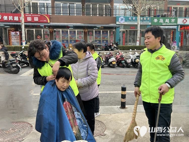 二月二龙抬头 晋城市绿丝带志愿者协会志愿者在东后河社区为社区居民义务理发活动温暖启程 - 第38张 - 山西公益人 二月二龙抬头 晋城市绿丝带志愿者协会志愿者在东后河社区为社区居民义务理发活动温暖启程 - 第38张