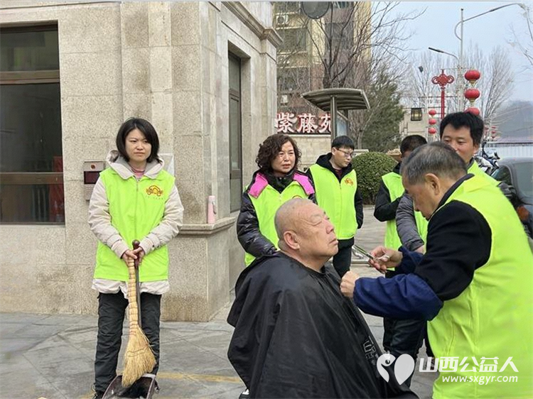 二月二龙抬头 晋城市绿丝带志愿者协会志愿者在东后河社区为社区居民义务理发活动温暖启程 - 第26张 - 山西公益人 二月二龙抬头 晋城市绿丝带志愿者协会志愿者在东后河社区为社区居民义务理发活动温暖启程 - 第26张