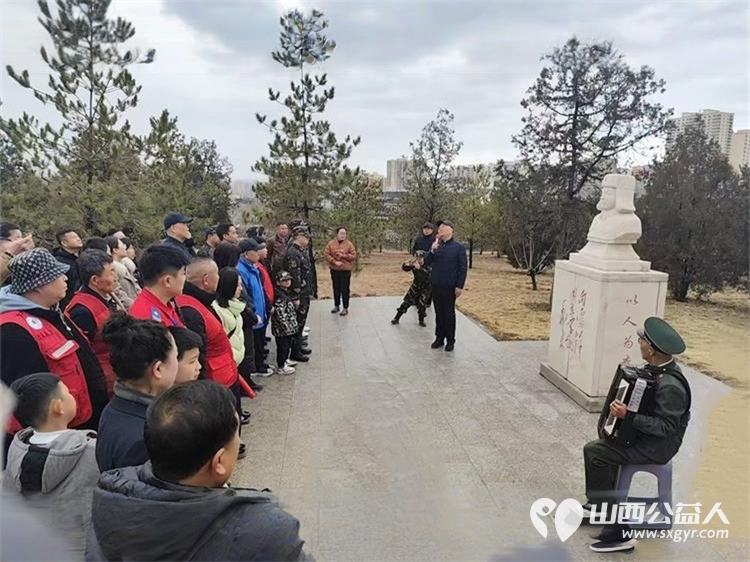 清徐县护卫者应急救援队参加了双塔公园雷锋广场举办的学雷锋活动让我们将雷锋精神传承下去 - 第7张