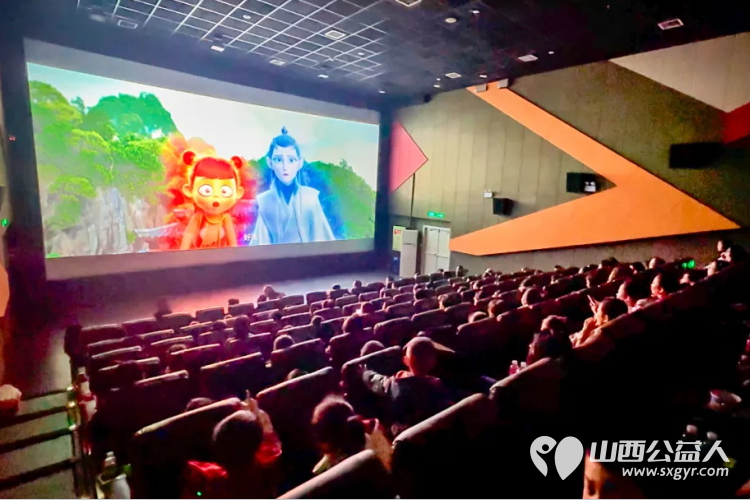 当“魔童”遇见护童人 吕梁市蓝天救援队 大吕护童·光影筑梦 温暖启幕为社区留守儿童困境儿童以及福利院青少年播撒希望与欢乐 - 第9张