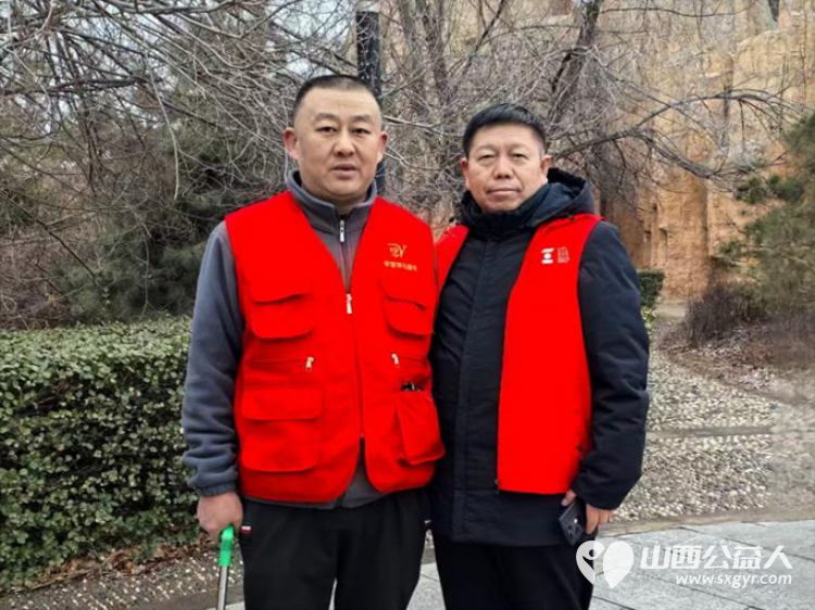全国道德模范提名奖赵海生组织志愿者在3.5学雷锋日走进太原西山万亩生态园捡拾垃圾 - 第7张