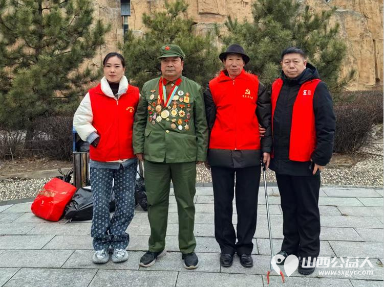 全国道德模范提名奖赵海生组织志愿者在3.5学雷锋日走进太原西山万亩生态园捡拾垃圾 - 第5张