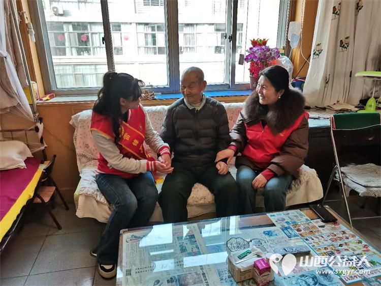 山西省太原市省军区社区联合山西雷锋精神宣讲团、东华门小学、国师街小学及省军休所第二服务站开展“继承优良传统弘扬雷锋精神”学雷锋日活动 - 第7张 - 山西公益人 山西省太原市省军区社区联合山西雷锋精神宣讲团、东华门小学、国师街小学及省军休所第二服务站开展“继承优良传统弘扬雷锋精神”学雷锋日活动 - 第7张