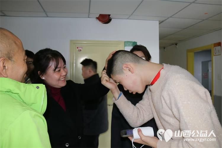 山西焦煤集团煤焦销售有限公司学雷锋志愿活动走进阳曲县灵星社区服务中心观摩心青年的日常学习生活捐赠米面油等生活物资 - 第5张 - 山西公益人 山西焦煤集团煤焦销售有限公司学雷锋志愿活动走进阳曲县灵星社区服务中心观摩心青年的日常学习生活捐赠米面油等生活物资 - 第5张