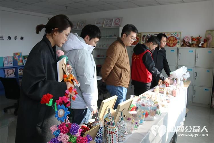 山西焦煤集团煤焦销售有限公司学雷锋志愿活动走进阳曲县灵星社区服务中心观摩心青年的日常学习生活捐赠米面油等生活物资 - 第2张 - 山西公益人 山西焦煤集团煤焦销售有限公司学雷锋志愿活动走进阳曲县灵星社区服务中心观摩心青年的日常学习生活捐赠米面油等生活物资 - 第2张