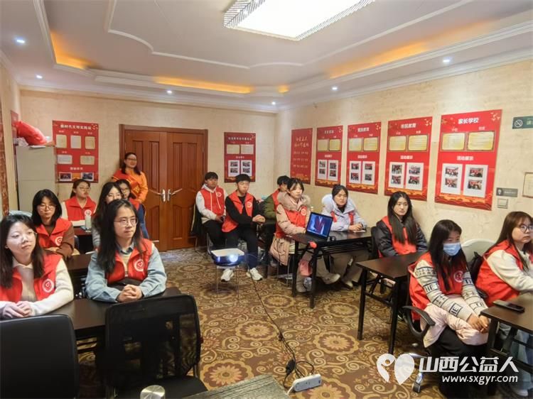 山西好人郭大红受邀走进太原市迎泽街道南内环一社区做传承雷锋精神弘扬时代先锋主题宣讲活动 - 第2张 - 山西公益人 山西好人郭大红受邀走进太原市迎泽街道南内环一社区做传承雷锋精神弘扬时代先锋主题宣讲活动 - 第2张
