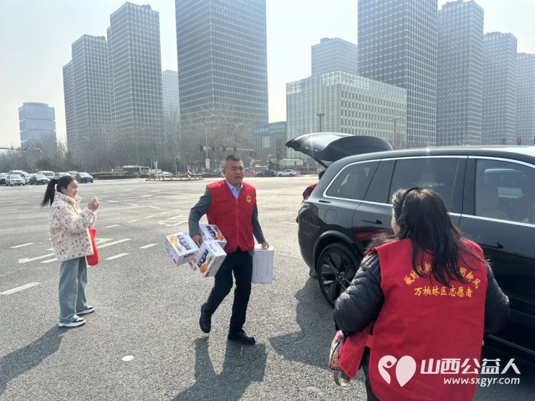 学雷锋献爱心志愿者在行动万柏林区第62个学雷锋纪念日慰问活动举行学雷锋志愿服务总队总队长武钢随行 - 第12张